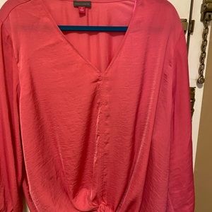 Vince Camuto v neck tie front blouse. 3/4 length sleeve